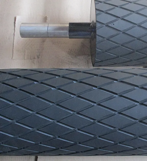 Rubber Grooved Spreader Roller Manufacturer